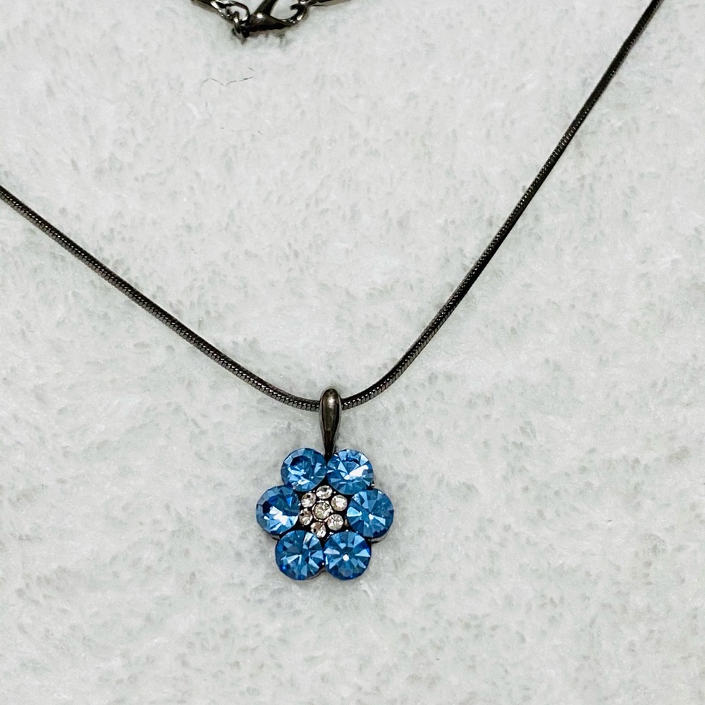Vintage Blue crystal flower necklace